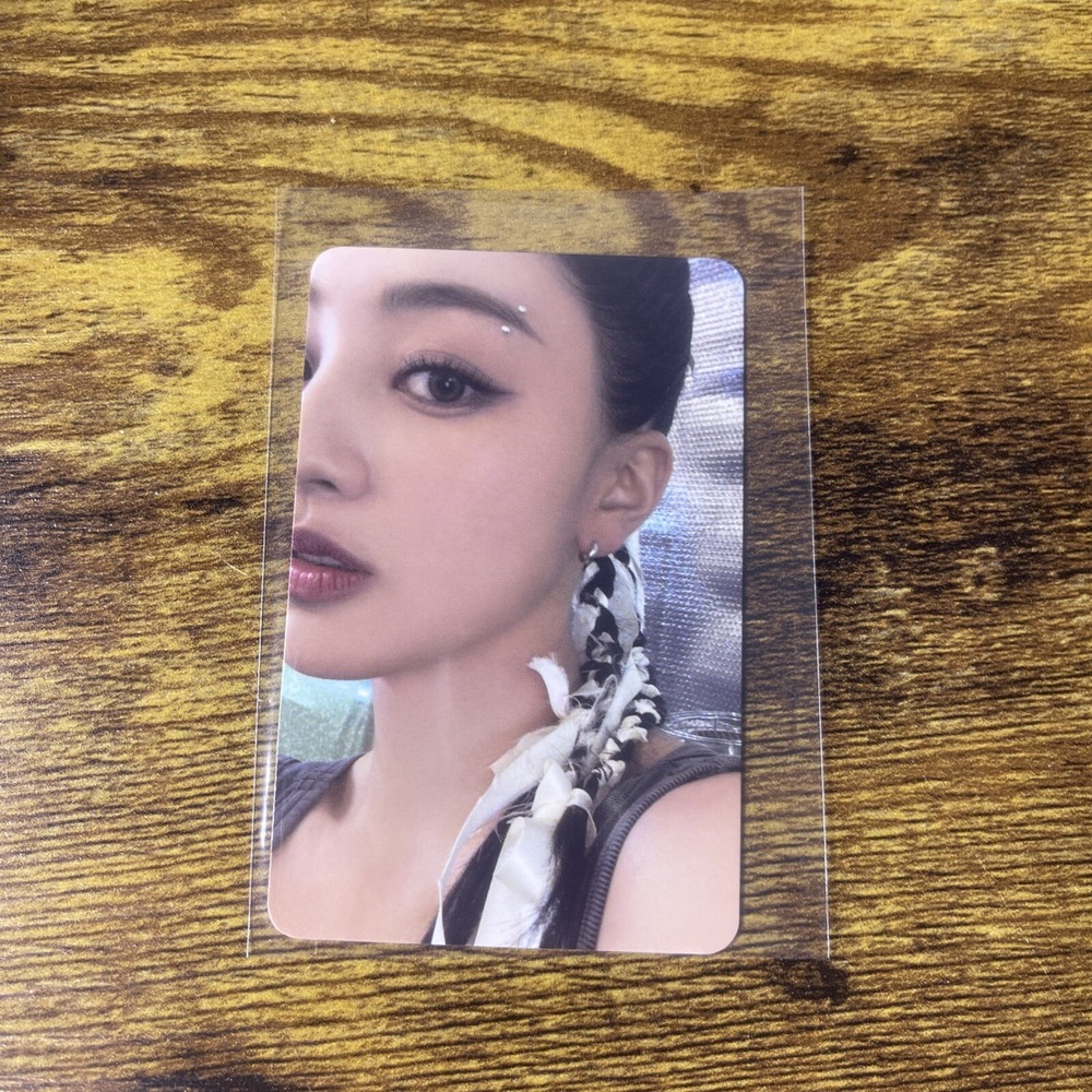 Twice Jihyo Ready to Be Official Photocard